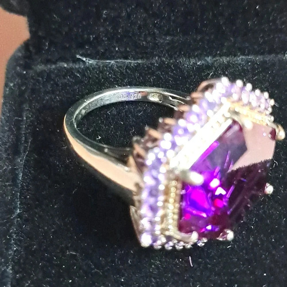 Color Change Sapphire & Natural Amethyst Halo Ring. - Picture 8 of 8